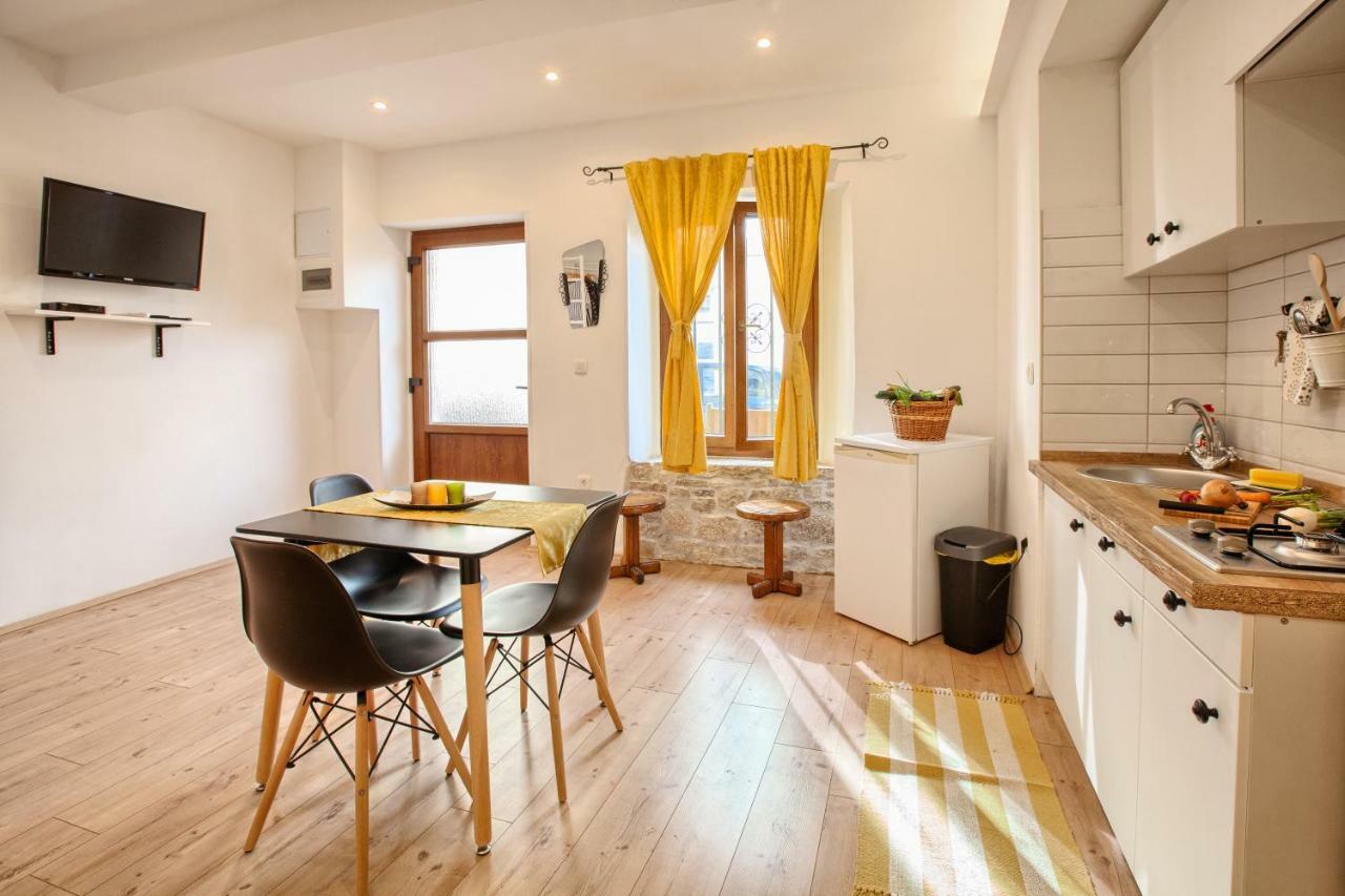 Apartment Irma Pula Luaran gambar